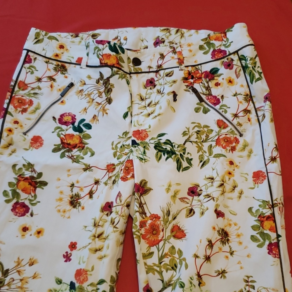 Floral capris pants